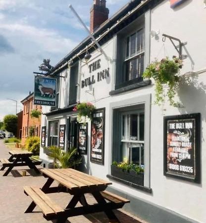 The Coach House At The Bull Inn Milton Keynes Extérieur photo