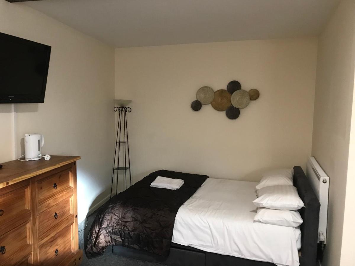 The Coach House At The Bull Inn Milton Keynes Extérieur photo